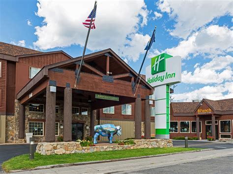 budget hotels near yellowstone.